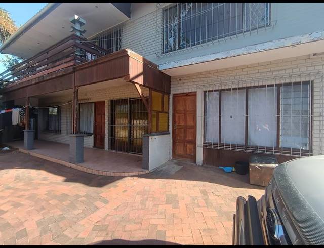 14 BEDROOM HOUSE FOR SALE IN OSLO BEACH